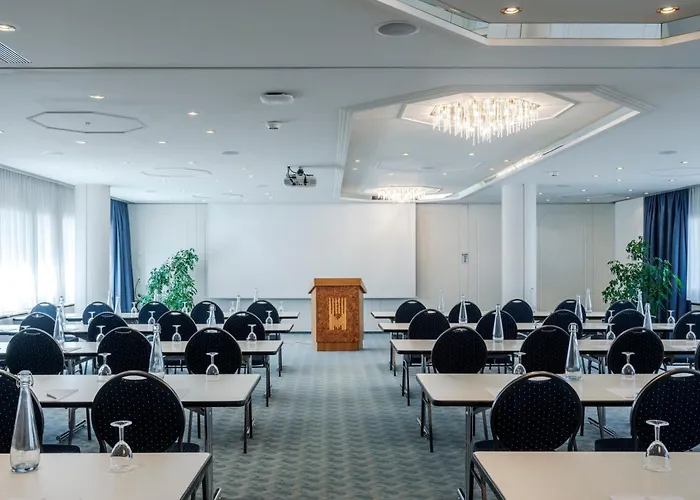 Отель Metropole 4*