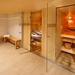 Metropole 4*