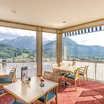Metropole 4*