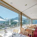 Metropole Hotel